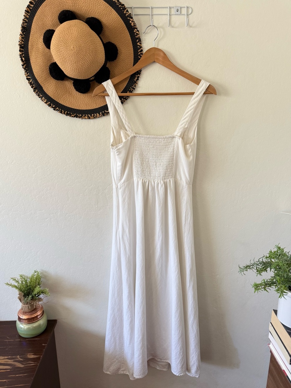 ASTR Estella Corset White Linen Blend Sleeveless Midi Dress Size Medium Revolve - Picture 4 of 16